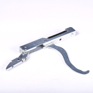 картинка Шарнир двери духовки в Сервисном центре «Близнецов»