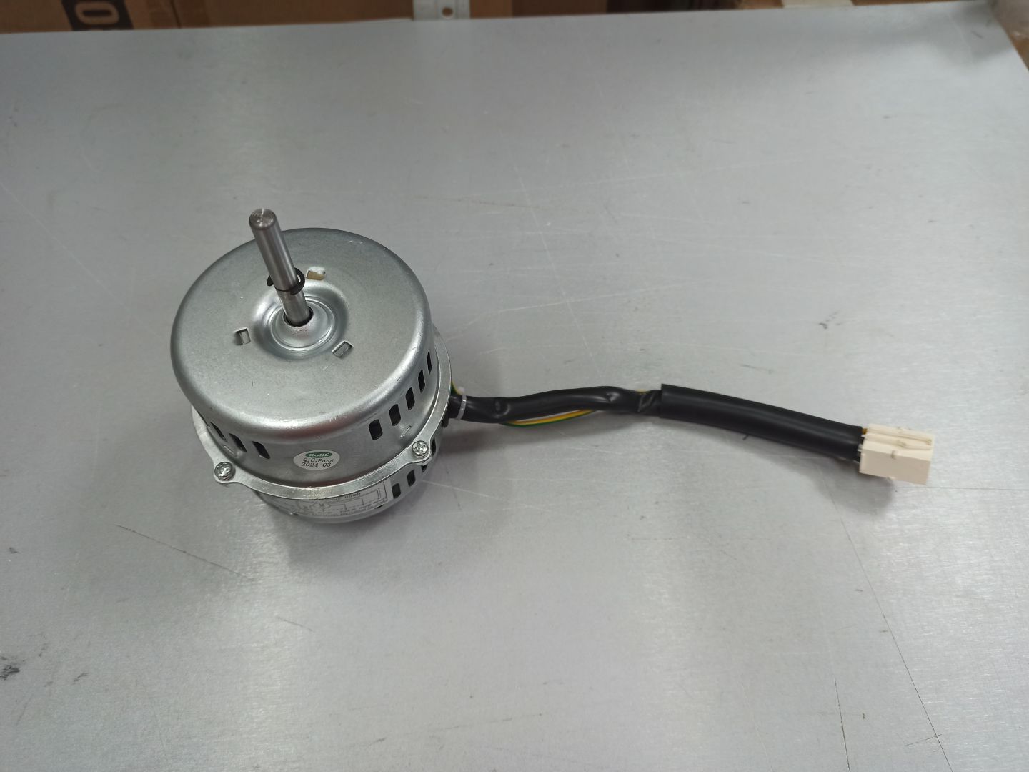 картинка Двигатель вытяжки (с разборки) в Сервисном центре «Близнецов»