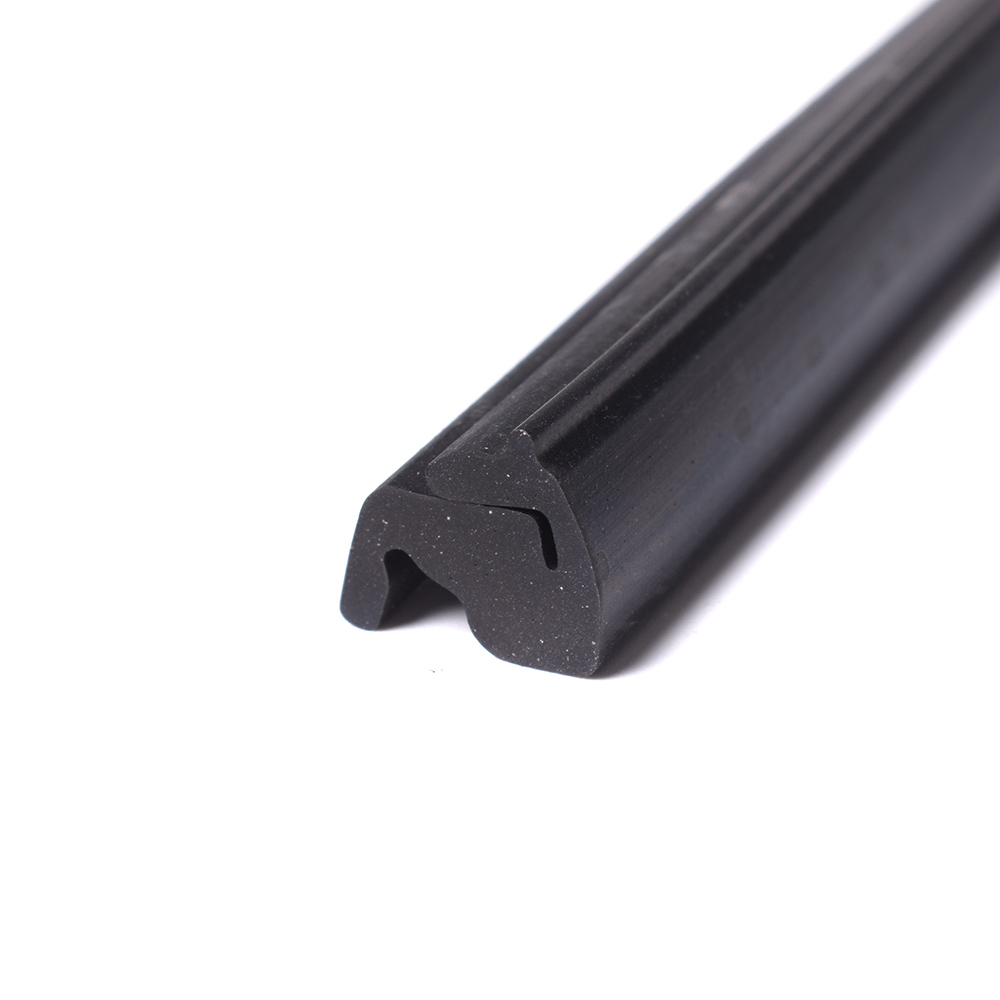 картинка Уплотнитель двери (нижний) посудомоечной машины в Сервисном центре «Близнецов»